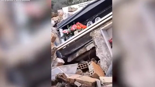 Frana in Calabria: crollo nel cimitero di San Mauro Marchesato