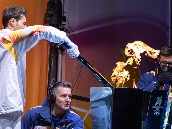 Trento celebra l’arrivo della fiamma olimpica: un simbolo di pace