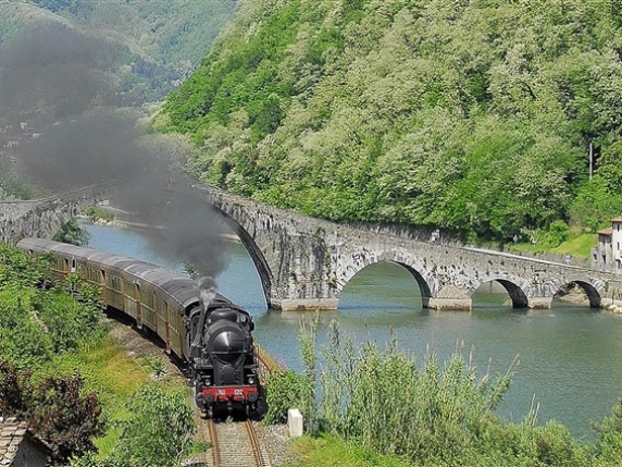 Lavori sulla ferrovia Lucca–Aulla, treni fermi nel weekend